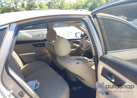 2015 Nissan Altima 2.5 S z USA, uszkodzony, nr VIN 1N4AL3AP3FC114869